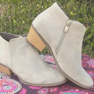 Gray Suede Booties Reneeze Size 8